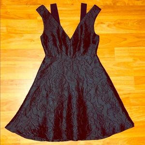 Black dress Anthropologie | Designer : Tracy Reese